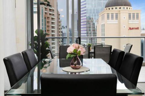 Amazing River View 3 Bedroom Apartment Brisbane CBD Netflix Fast Wifi Carpark - eAccommodation 5
