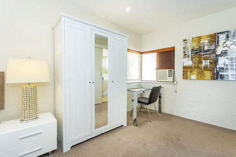 Como Mezzanine Retreat - eAccommodation 1