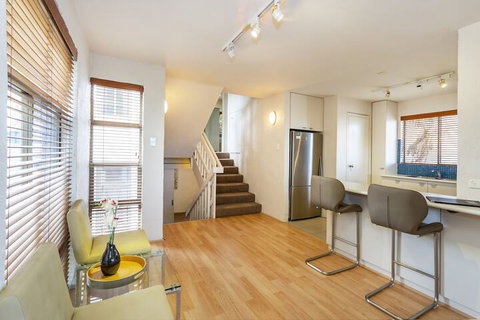 Como Mezzanine Retreat - eAccommodation 6