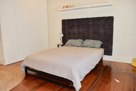 Art Deco Apt In Sunny Elwood Minutes To St. Kilda - eAccommodation 4