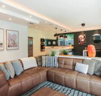 Spacious 2 Bedroom Apartment in Ascot With Large Private Garden - eAccommodation