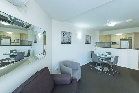 Airtrip Apartment On Edmonstone St - eAccommodation 6