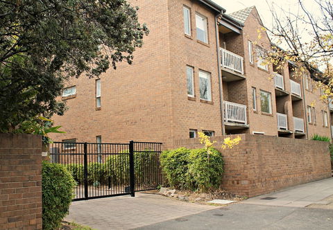 Adelaide Dresscircle Apartments - Archer Street - eAccommodation 3