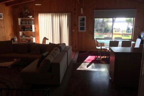 Alluvion Beach Cottage - eAccommodation 3