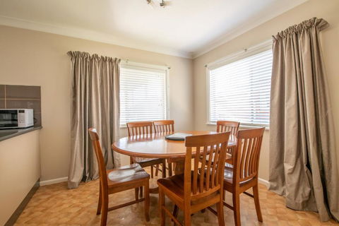 Autumn St. Trendy East Orange Near CBD - eAccommodation 7