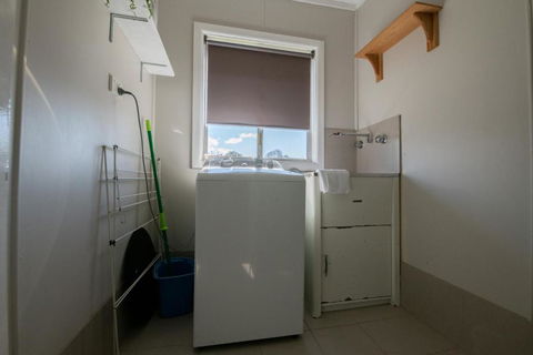 Autumn St. Trendy East Orange Near CBD - eAccommodation 3