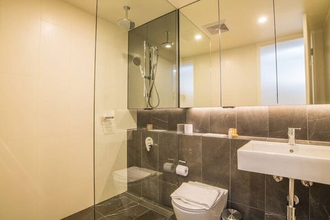 Modern 2bed2bath APT At Neutral Bayparking+wifi - eAccommodation 5