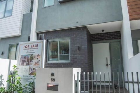 Amazing 3beds3bath Townhouse@rosebery - eAccommodation 1