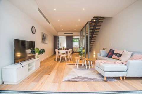 Amazing 3beds3bath Townhouse@rosebery - eAccommodation 3