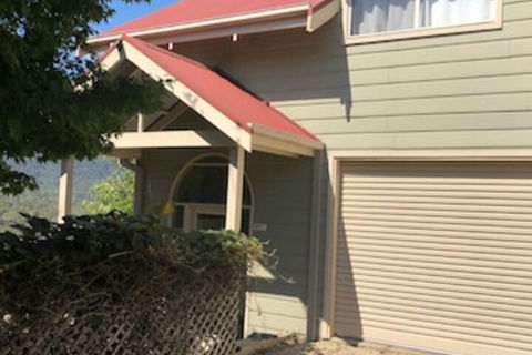 Alpine Stag Lodge Unit 1 - eAccommodation 0
