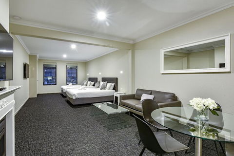 Aloha Central Premium Studios - eAccommodation 2