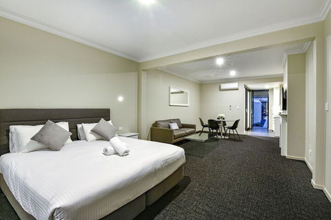 Aloha Central Premium Studios - eAccommodation 5