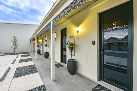 Aloha Central Premium Studios - eAccommodation 1