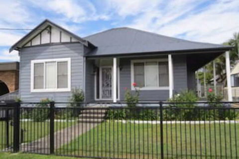 Aberdare Lodge - eAccommodation 0