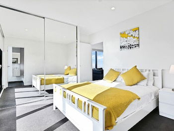 MJ Shortstay Apartments - Platinum Tower - eAccommodation 2