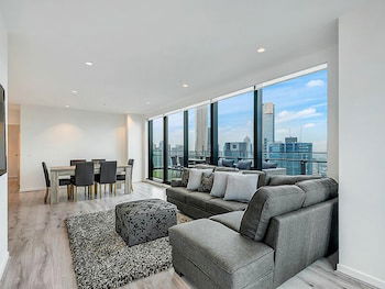 MJ Shortstay Apartments - Platinum Tower - eAccommodation 4