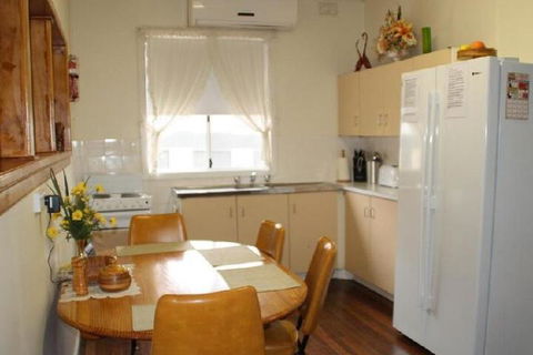 Explorers Holiday House - eAccommodation 3