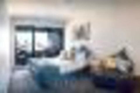 Ample Melbourne CBD Apt With Wifi Netflix & View - eAccommodation 4