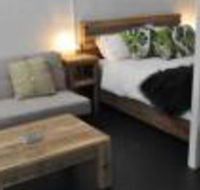 The Jungle Stays - eAccommodation