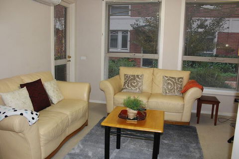 Australian Home Away At Box Hill 2 Bedroom - eAccommodation 5