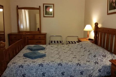About Town Cottages - eAccommodation 2