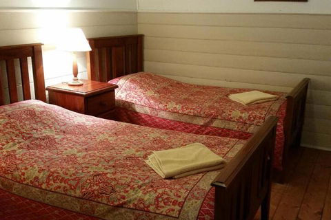 About Town Cottages - eAccommodation 4