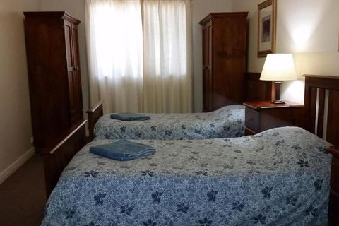 About Town Cottages - eAccommodation 6