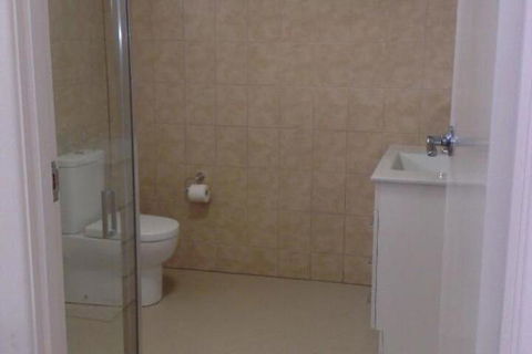 About Town Cottages - eAccommodation 7