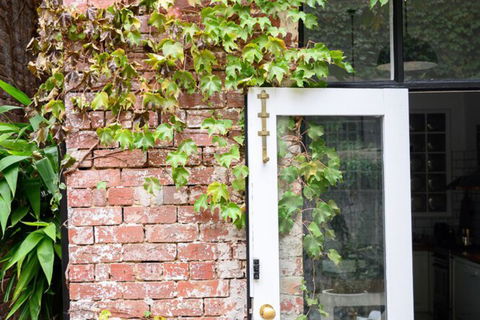 Adderley A Striking 1880s Restored Victorian - eAccommodation 1