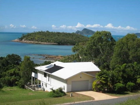 Hideaway Retreat Beach House With Pool - eAccommodation 0