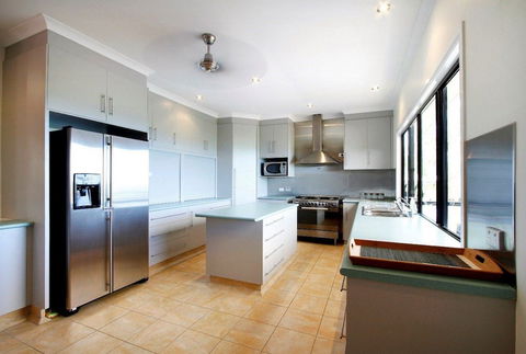 Hideaway Retreat Beach House With Pool - eAccommodation 3