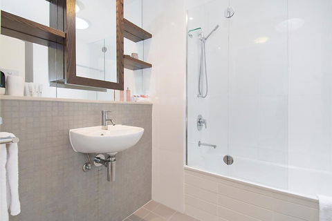 AquawatersatBelongil - eAccommodation 5