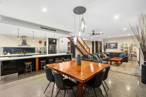 Salt Village Retreat - eAccommodation 4