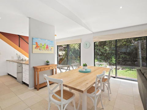 Avoca Beach Living 84 Avoca Drive Avoca Beach - eAccommodation 6