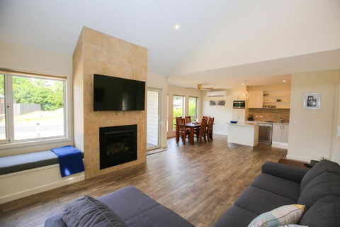 Amber Mist Villa Two - eAccommodation 4