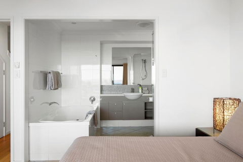 Apartment 27 Shorelines On Hamilton Island - eAccommodation 5