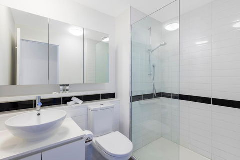 Apartments At 350 William - eAccommodation 2