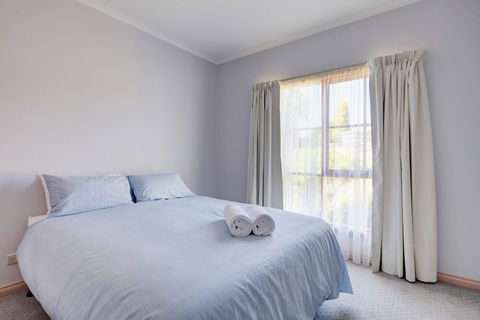 Avalon Cottage - eAccommodation 5