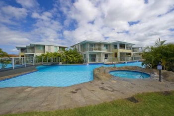 Pacific Blue Townhouse 351 265 Sandy Point Road - eAccommodation 2