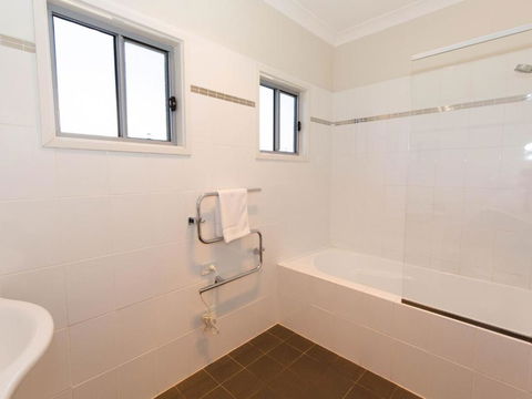 Aspect 2 / 8a Poly Cow Lane - eAccommodation 2