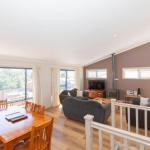 Acacia 5 / 2 Kirwan Close - eAccommodation 0