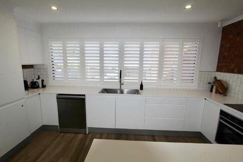 Southern Sands Beachfront Apartments - eAccommodation 2