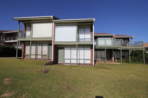 Southern Sands Beachfront Apartments - eAccommodation 5