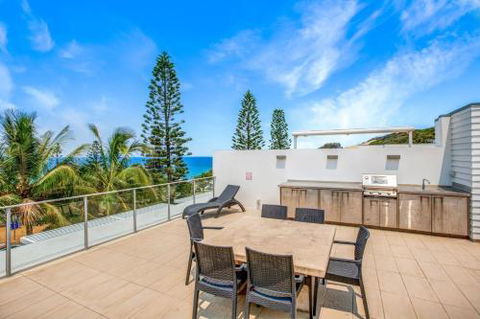 Unit 207 Plantation Rainbow Beach Ocean Facing Plantation Resort Unit Incredible Views Top Floor - eAccommodation 5