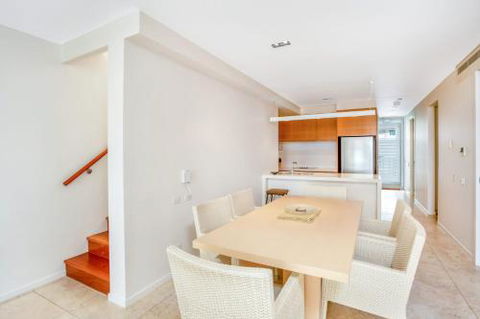 Unit 207 Plantation Rainbow Beach Ocean Facing Plantation Resort Unit Incredible Views Top Floor - eAccommodation 1