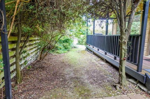 APOLLO BAY HOLIDAY HOUSE Walk To Beach + Wifi - eAccommodation 1