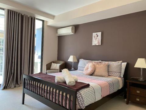 ARENA RESORT STYLE EXEC FREE NETFLIX WIFI WINE - eAccommodation 6