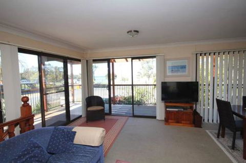 Lakehouse On Oxley - eAccommodation 4