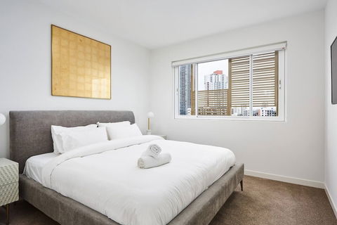 Luxurious 2bed 2bath APT With Parking@southport - eAccommodation 1