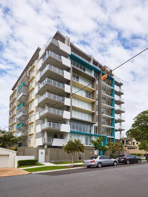 Luxurious 2bed 2bath APT With Parking@southport - eAccommodation 0